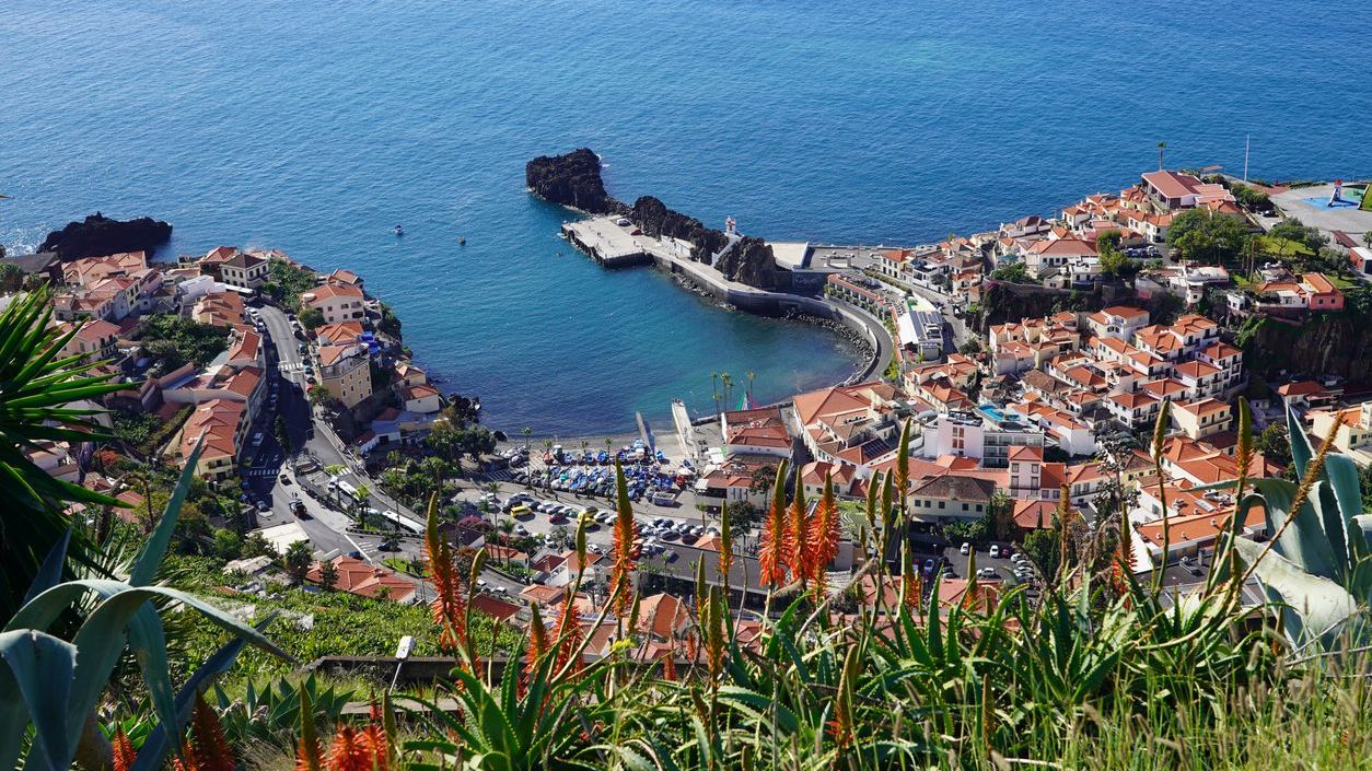 Camara-de-lobos-portugal.jpg