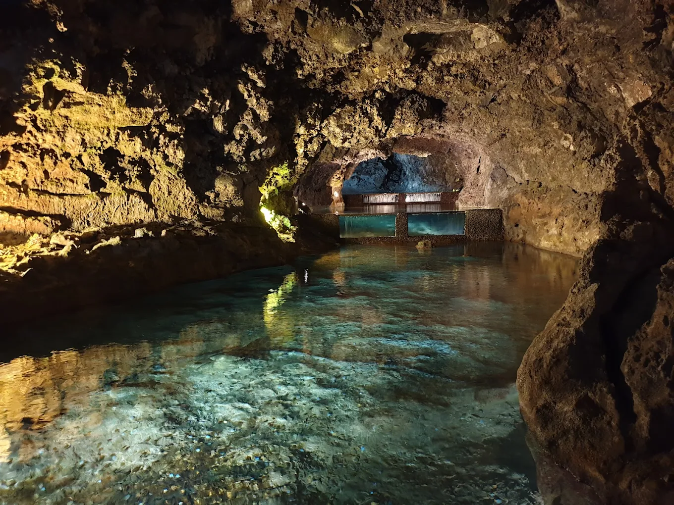 São Vicente Caves inside