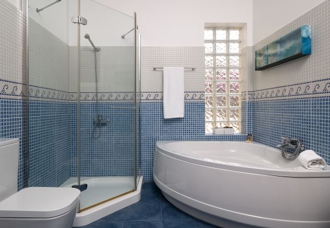 Villa in Santa Cruz - Villa Sunrise View by Homie Villa in Santa Cruz - Villa Sunrise View by Homie