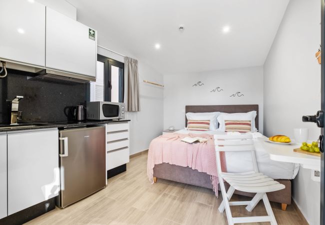 Studio in Paúl do Mar - Seaside Sunset - The Shell by Madeira Sun Travel Studio in Paúl do Mar - Seaside Sunset - The Shell by Madeira Sun Travel