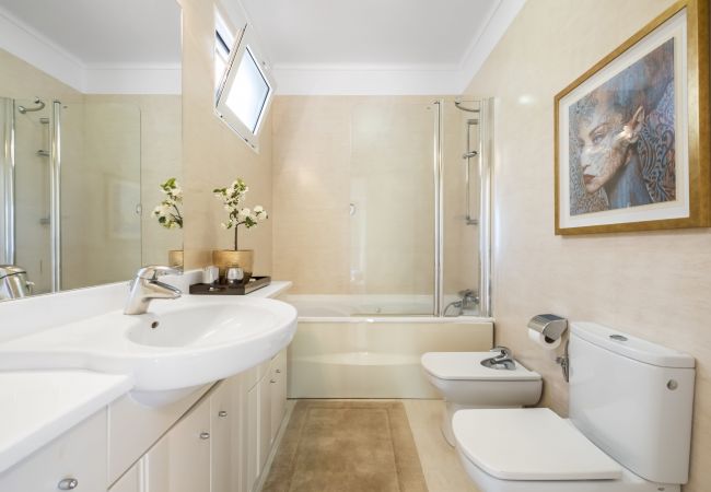 Casa en Estreito Câmara de Lobos - Casa Olimpo by Homie Casa en Estreito Câmara de Lobos - Casa Olimpo by Homie