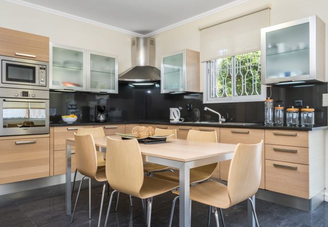 Casa en Estreito Câmara de Lobos - Casa Olimpo by Homie Casa en Estreito Câmara de Lobos - Casa Olimpo by Homie