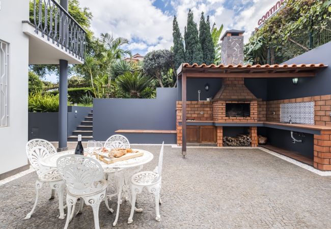 Casa en Estreito Câmara de Lobos - Casa Olimpo by Homie Casa en Estreito Câmara de Lobos - Casa Olimpo by Homie