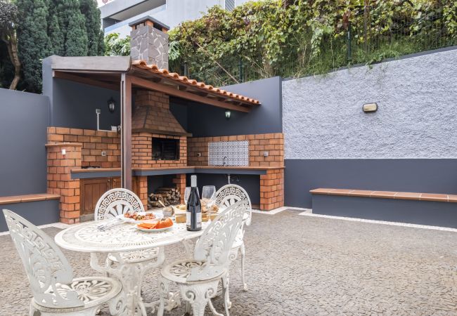 Casa en Estreito Câmara de Lobos - Casa Olimpo by Homie Casa en Estreito Câmara de Lobos - Casa Olimpo by Homie