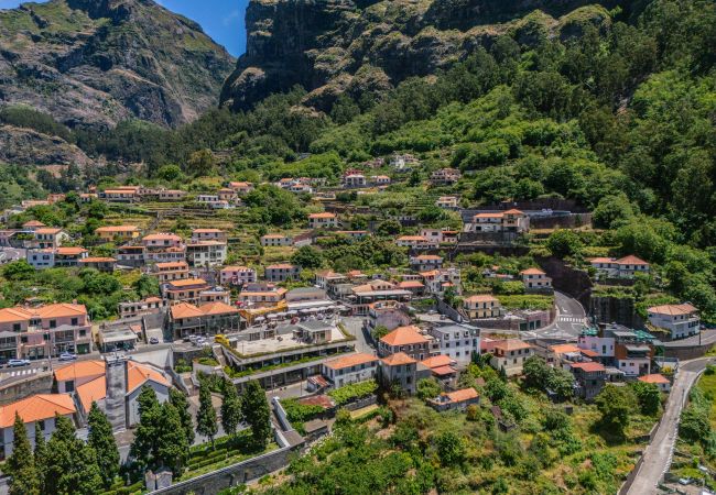 Apartamento en Curral das Freiras - Coração da Madeira - Quebrada by Madeira Sun Trave Apartamento en Curral das Freiras - Coração da Madeira - Quebrada by Madeira Sun Trave