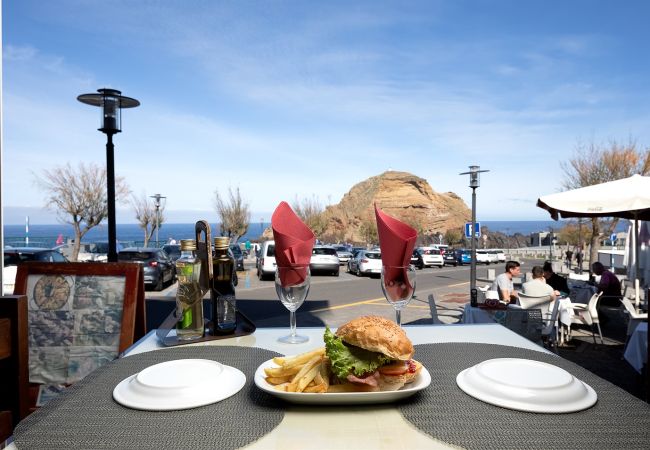 Chambres d'hôtes à Porto Moniz - Pérola Views Inn 108 by Madeira Sun Travel Chambres d'hôtes à Porto Moniz - Pérola Views Inn 108 by Madeira Sun Travel