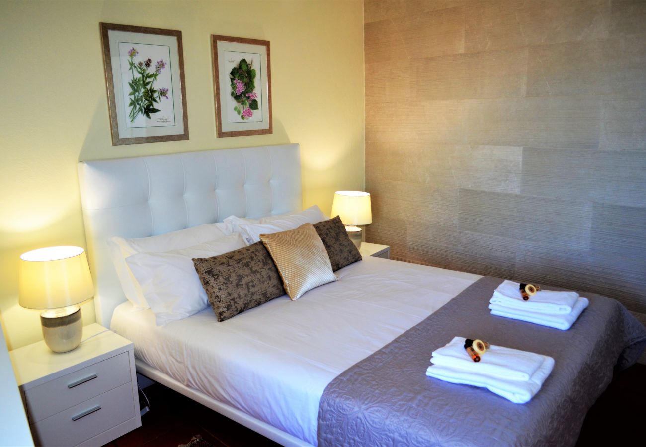 Funchal Window City Center House Quarto de dormir com cama de casal