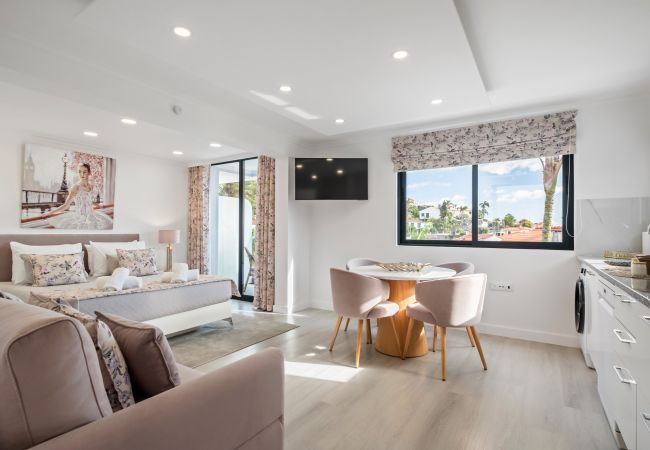 Apartamento em Funchal - Camacho Studios - Pink Room by Homie