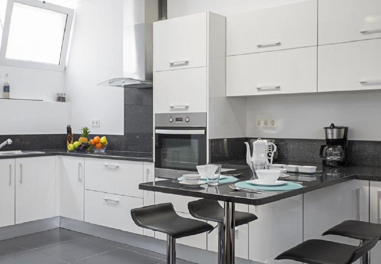 Fully equipped kitchen Fully equipped modern kitchen with dining area
