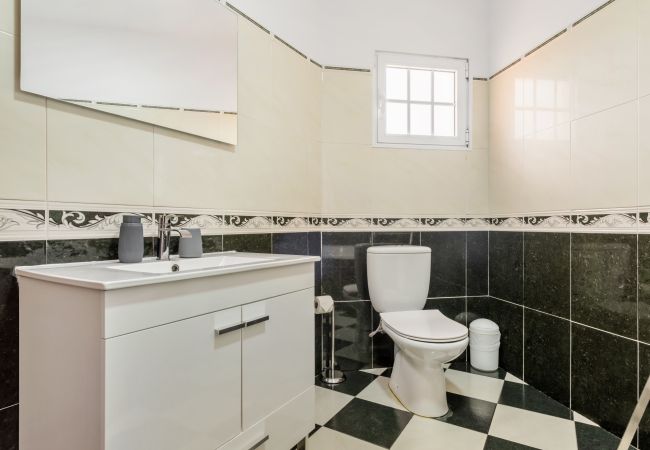 Villa in Santa Cruz - Sea View Villa by Madeira Sun Travel Villa in Santa Cruz - Sea View Villa by Madeira Sun Travel