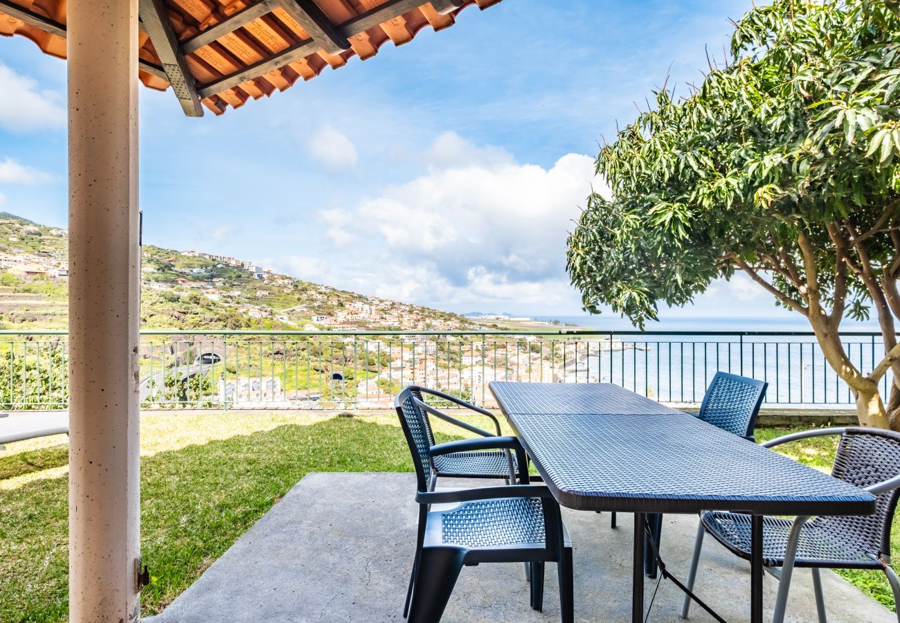 Villa in Santa Cruz - Sea View Villa by Madeira Sun Travel