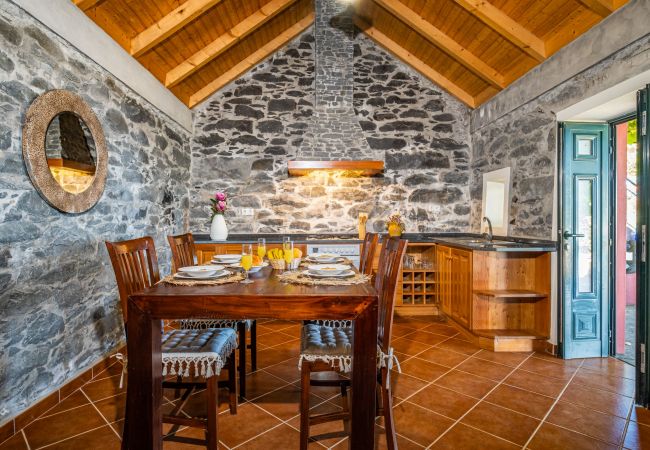 Cottage in Ponta do Pargo - Rainbow Cottage by Madeira Sun Travel Cottage in Ponta do Pargo - Rainbow Cottage by Madeira Sun Travel