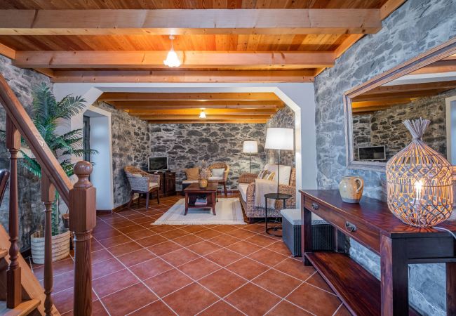 Cottage in Ponta do Pargo - Rainbow Cottage by Madeira Sun Travel Cottage in Ponta do Pargo - Rainbow Cottage by Madeira Sun Travel