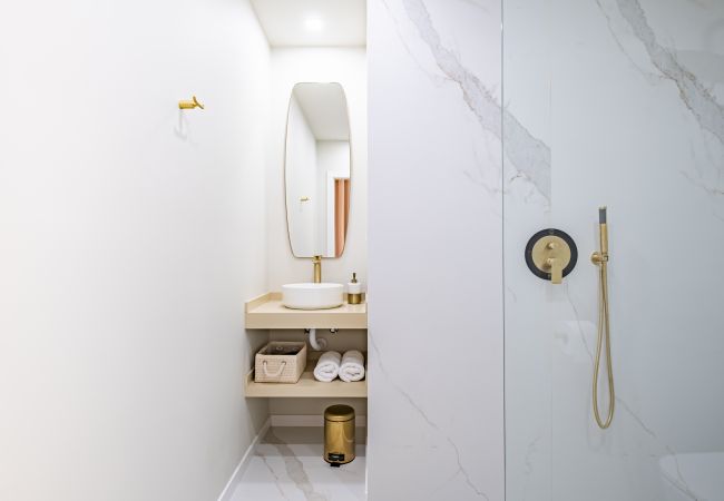 Rent by room in Machico - Machim D'Arfet House 101 by Madeira Sun Travel Rent by room in Machico - Machim D'Arfet House 101 by Madeira Sun Travel