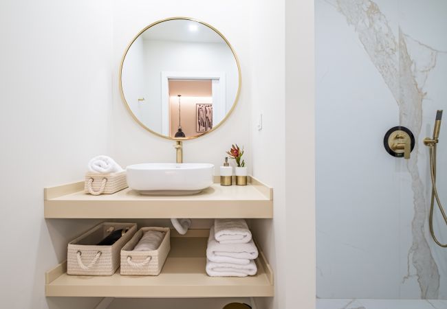 Rent by room in Machico - Machim D'Arfet House 104 by Madeira Sun Travel Rent by room in Machico - Machim D'Arfet House 104 by Madeira Sun Travel