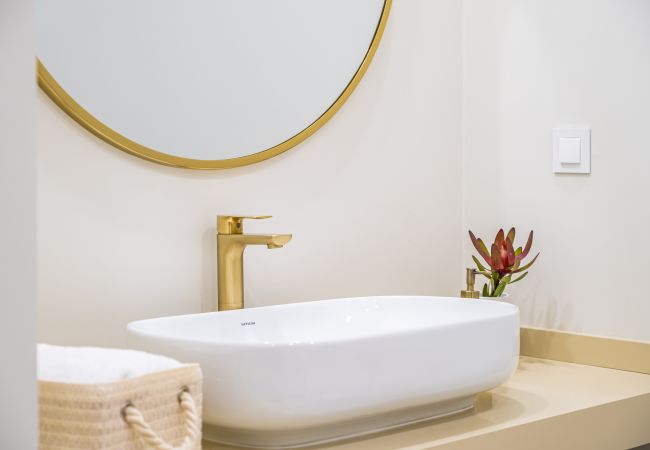 Rent by room in Machico - Machim D'Arfet House 201 by Madeira Sun Travel Rent by room in Machico - Machim D'Arfet House 201 by Madeira Sun Travel