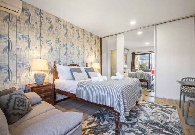 Rent by room in Calheta - White Rabbit I by Homie Rent by room in Calheta - White Rabbit I by Homie