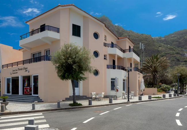 Rent by room in Porto Moniz - Pérola Views Inn 108 by Madeira Sun Travel Rent by room in Porto Moniz - Pérola Views Inn 108 by Madeira Sun Travel