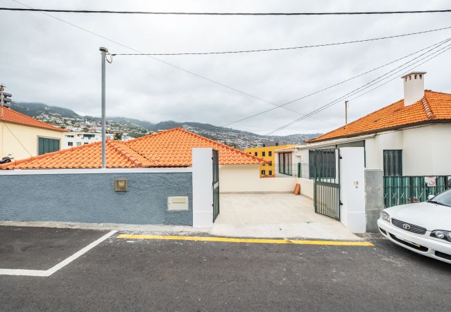 House in Funchal - The Graceful Manor by Madeira Sun Travel House in Funchal - The Graceful Manor by Madeira Sun Travel