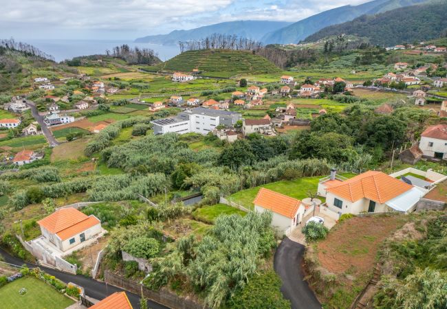 Cottage in Porto Moniz - Palheiro Simone by Homie Cottage in Porto Moniz - Palheiro Simone by Homie
