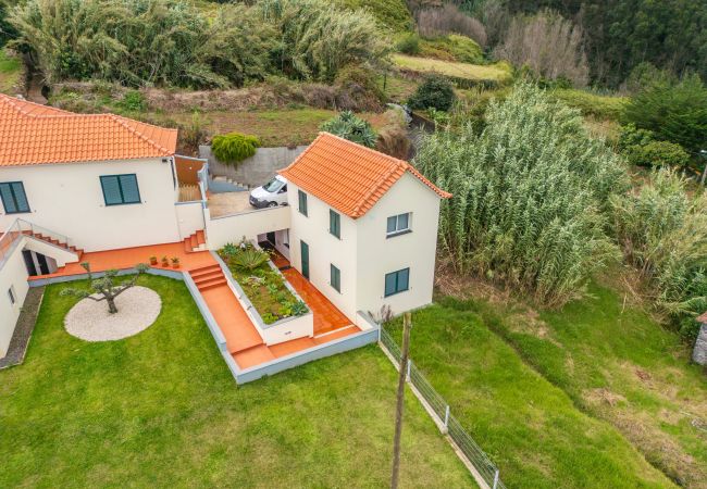 Cottage in Porto Moniz - Palheiro Simone by Homie Cottage in Porto Moniz - Palheiro Simone by Homie