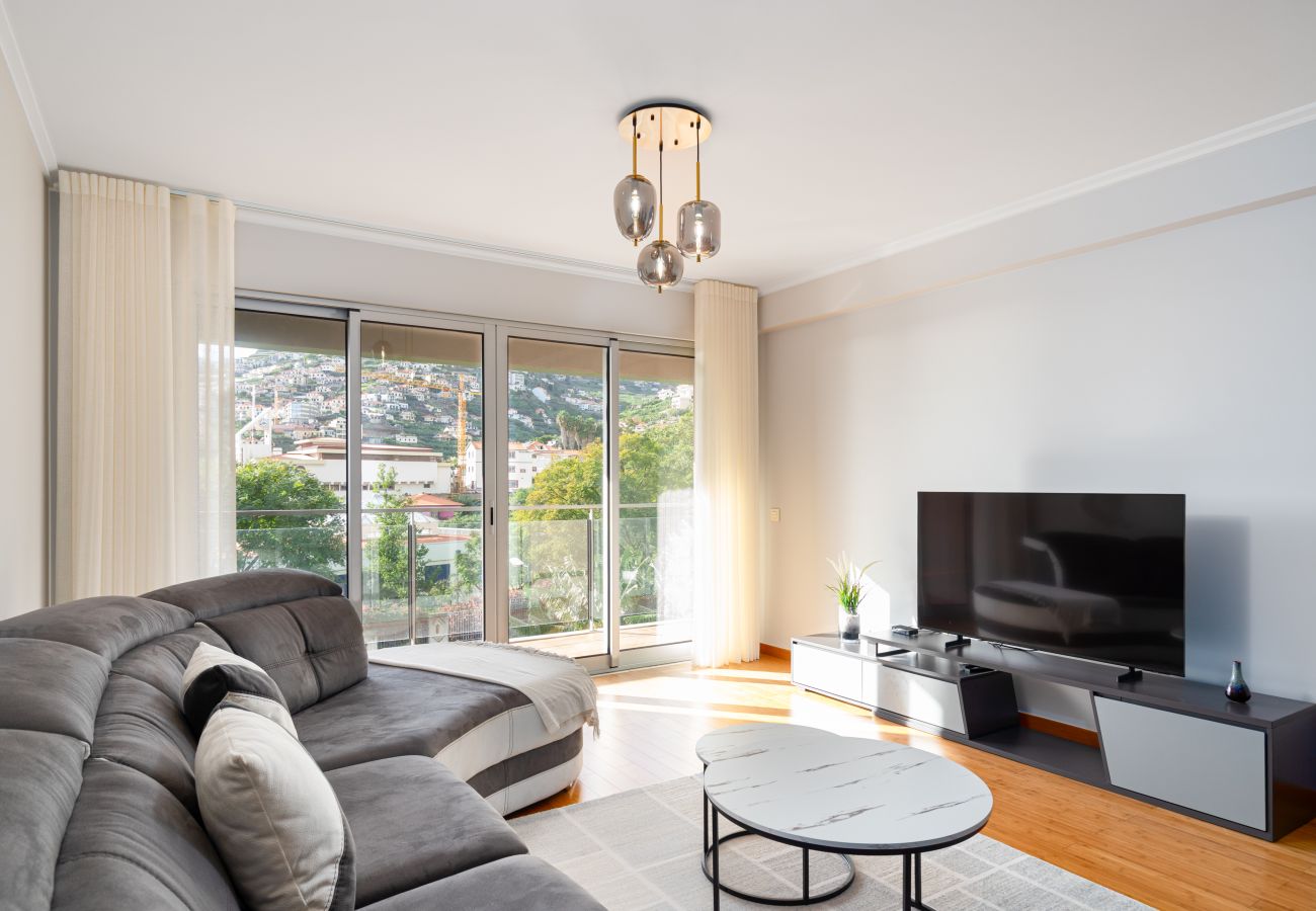 Apartment in Câmara de Lobos - Anchored in Carmo by Homie